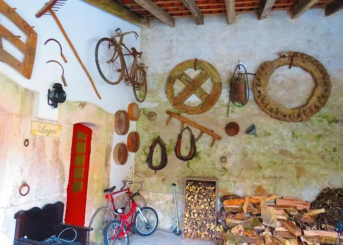 Charming House With Shared Pool In Porto De Mos. Дом отдыха