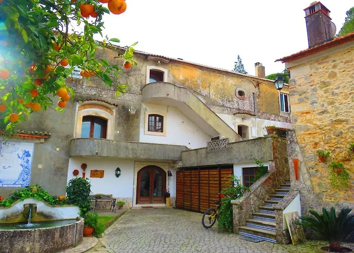 Charming House With Shared Pool In Porto De Mos. Дом отдыха