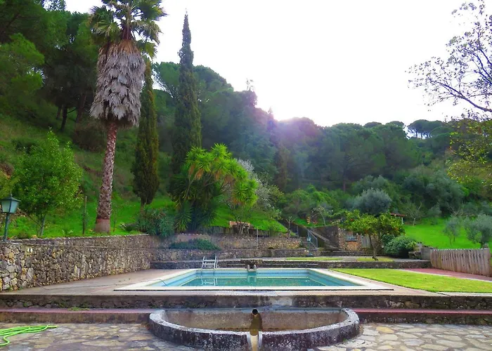 Charming House With Shared Pool In Porto De Mos. Дом отдыха *