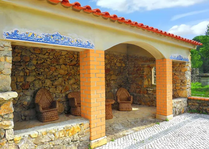 Charming House With Shared Pool In Porto De Mos. Дом отдыха *