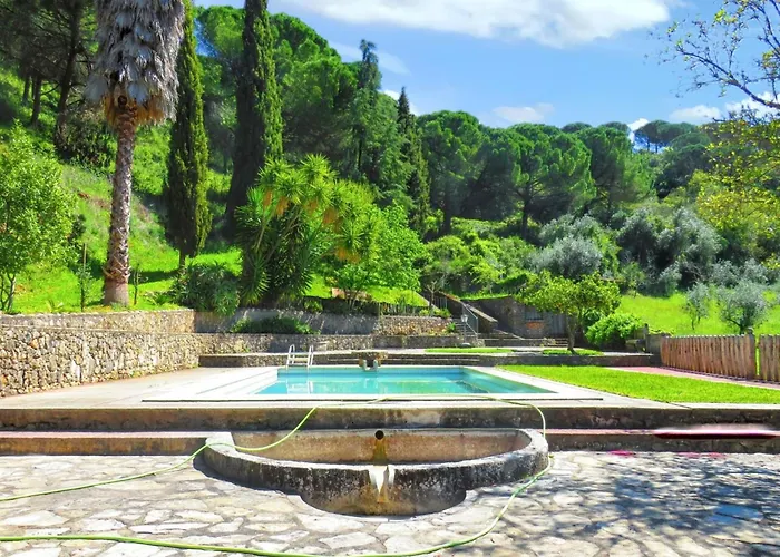 Charming House With Shared Pool In Porto De Mos. Дом отдыха *