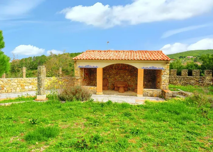 Дом отдыха Charming House With Shared Pool In Porto De Mos. *